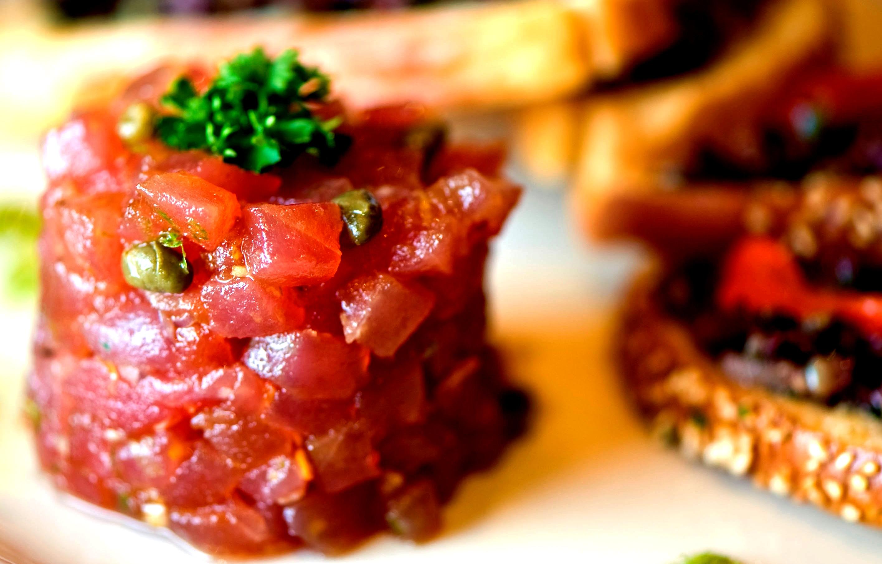tartar de ton cu capere, in stil japonez | walk with the wok